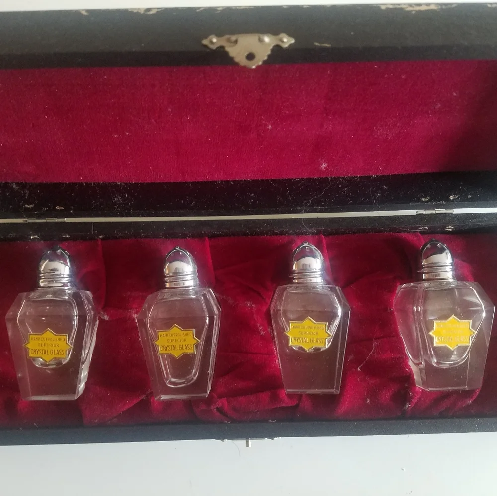 Hand Cut Polished Superior Crystal Glass salt and Pepper
